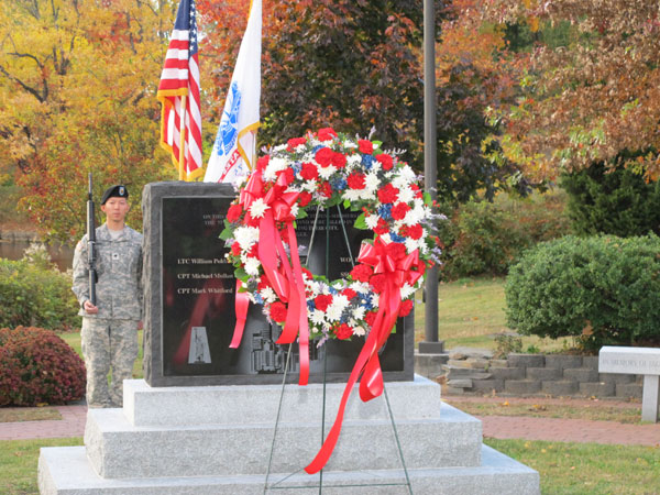 Totten Mem Wreath 110313_054